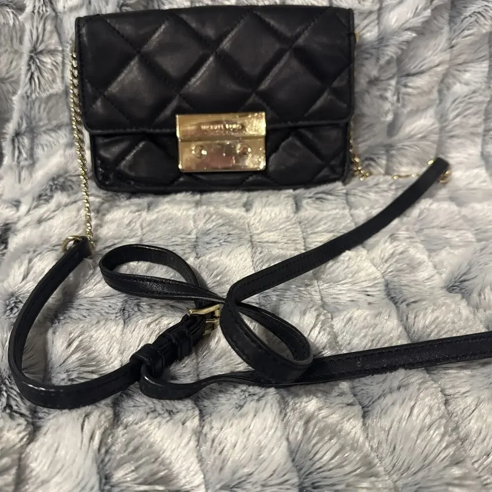 MICHAEL KORS Quilted Leather Handbag Purse Crossbody SM BLACK Gold Tone Chain